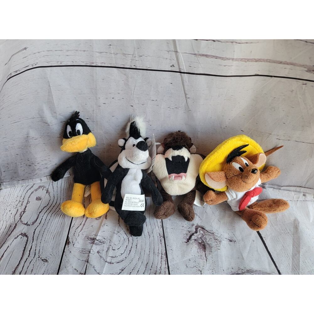 1999 Warner Bros Looney Tunes Mini Beanies Taz Speedy Gonzales Pepe Le Pew Daffy